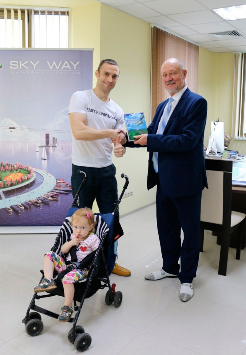 The SkyWay group of companies adheres to the principles of openness and accessibility. Offices of the companies composing the SkyWay group are always open to our friends from all over the world. Last week our visitor was Sergey K. He was not alone - together with his daughter Margaret, who inadvertently set a record:  for the first time the Minsk office hosted such a young guest - the girl is only one year and eight months old
