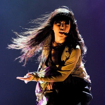  Loreen в Москве подарили матрешку