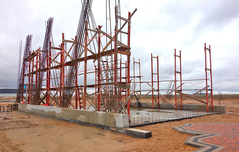 EcoTechnoPark: construction of pylons of the first anchor support