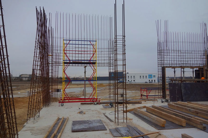 SkyWay EcoTechnoPark: binding of reinforcement on walls and rigidity diaphragms of the anchor support first floor